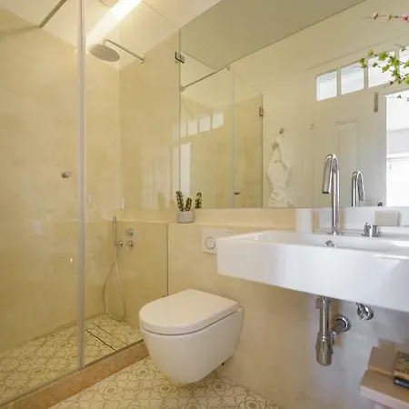 Dona Graca * ליסבון